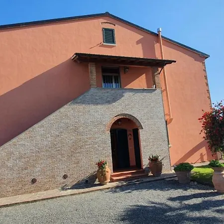 Colle Mezzano Апартаменты Чечина